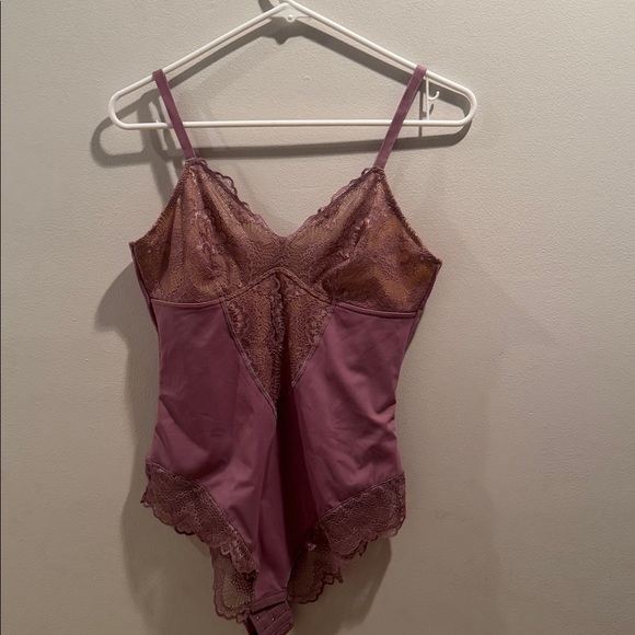 NWT Pinsy Lace Detail Lilac Bodysuit Large - Picture 3 of 8
